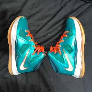 Lebron X Dolphin 10s Size 6Y